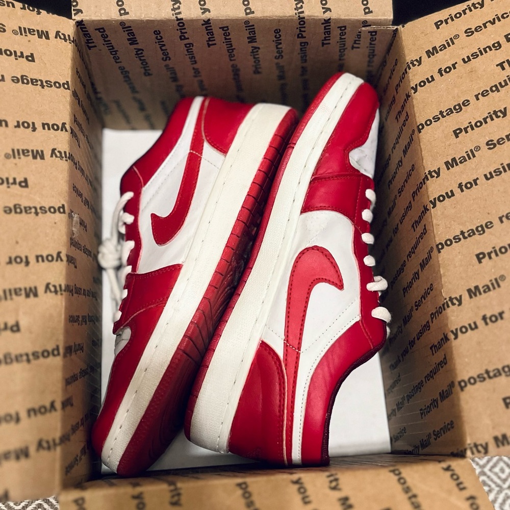 Nike Air Jordan 1 Low Cardinal Red Black White 553558-607 Mens Size 9.5